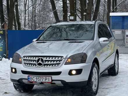 Сірий Мерседес М-Клас, об'ємом двигуна 2.99 л та пробігом 383 тис. км за 10500 $, фото 1 на Automoto.ua