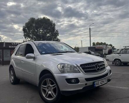 Серый Мерседес М-Класс, объемом двигателя 2.99 л и пробегом 312 тыс. км за 9999 $, фото 1 на Automoto.ua