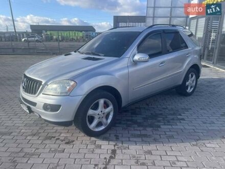 Серый Мерседес М-Класс, объемом двигателя 3.5 л и пробегом 303 тыс. км за 9500 $, фото 1 на Automoto.ua