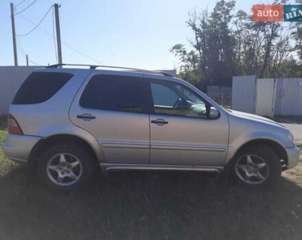 Сірий Мерседес М-Клас, об'ємом двигуна 2.7 л та пробігом 300 тис. км за 7500 $, фото 1 на Automoto.ua