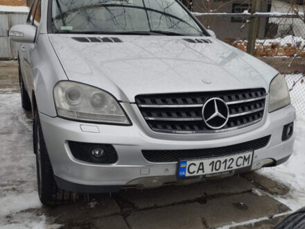 Сірий Мерседес М-Клас, об'ємом двигуна 3.5 л та пробігом 263 тис. км за 10100 $, фото 1 на Automoto.ua