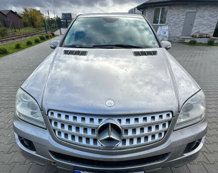 Серый Мерседес М-Класс, объемом двигателя 3 л и пробегом 300 тыс. км за 6350 $, фото 1 на Automoto.ua