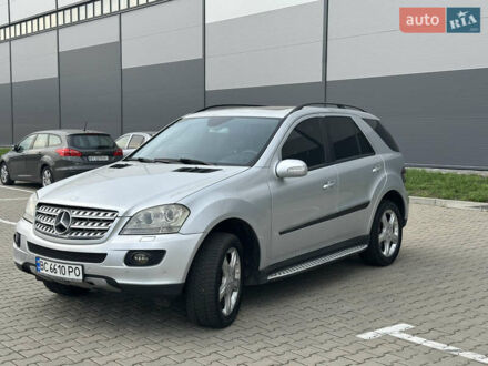 Мерседес М-Класс 2005 в Ивано-Франковске на Automoto.ua Серый Мерседес М-Класс, объемом двигателя 2.99 л и пробегом 310 тыс. км за 9500 $, фото 1 на Automoto.ua