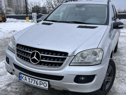 Сірий Мерседес М-Клас, об'ємом двигуна 2.99 л та пробігом 330 тис. км за 9999 $, фото 1 на Automoto.ua