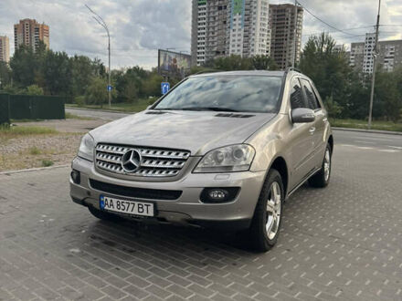 Мерседес М-Класс 2006 в Киеве на Automoto.ua Серый Мерседес М-Класс, объемом двигателя 5 л и пробегом 243 тыс. км за 10500 $, фото 1 на Automoto.ua