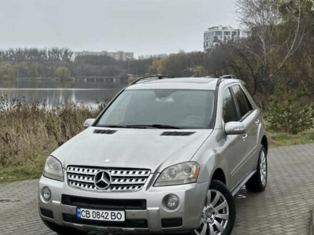 Сірий Мерседес М-Клас, об'ємом двигуна 3.5 л та пробігом 305 тис. км за 10900 $, фото 1 на Automoto.ua