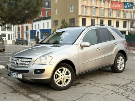 Серый Мерседес М-Класс, объемом двигателя 2.99 л и пробегом 350 тыс. км за 11500 $, фото 1 на Automoto.ua