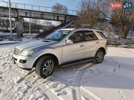 Сірий Мерседес М-Клас, об'ємом двигуна 3 л та пробігом 363 тис. км за 10400 $, фото 1 на Automoto.ua