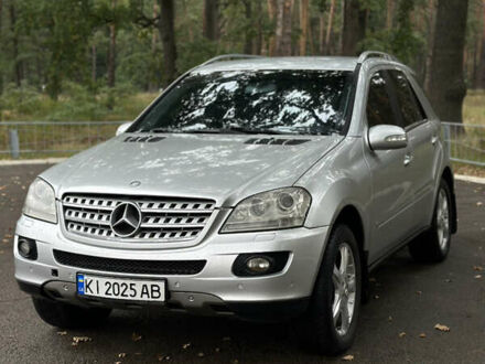 Мерседес М-Класс 2006 в Киеве на Automoto.ua Серый Мерседес М-Класс, объемом двигателя 3.5 л и пробегом 310 тыс. км за 6800 $, фото 1 на Automoto.ua