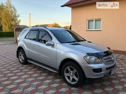 Мерседес М-Клас 2006 у Чернівцях на Automoto.ua Сірий Мерседес М-Клас, об'ємом двигуна 2.99 л та пробігом 209 тис. км за 11800 $, фото 1 на Automoto.ua