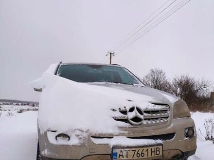 Мерседес М-Класс 2007 в Новом Буге на Automoto.ua Серый Мерседес М-Класс, объемом двигателя 4 л и пробегом 250 тыс. км за 7000 $, фото 1 на Automoto.ua