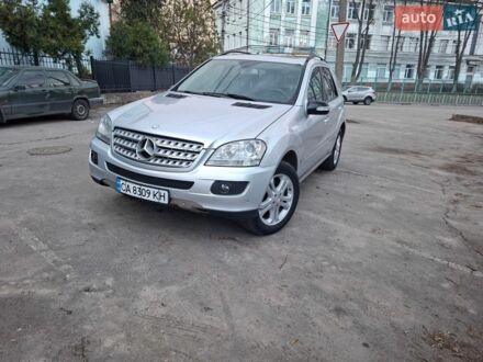 Сірий Мерседес М-Клас, об'ємом двигуна 3 л та пробігом 390 тис. км за 8000 $, фото 1 на Automoto.ua