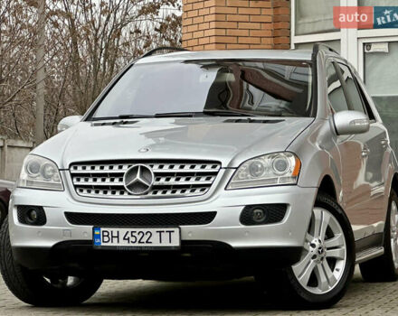 Сірий Мерседес М-Клас, об'ємом двигуна 3.5 л та пробігом 240 тис. км за 9800 $, фото 1 на Automoto.ua