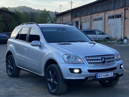 Мерседес М-Класс 2007 в Межгорье на Automoto.ua Серый Мерседес М-Класс, объемом двигателя 3 л и пробегом 312 тыс. км за 13000 $, фото 1 на Automoto.ua