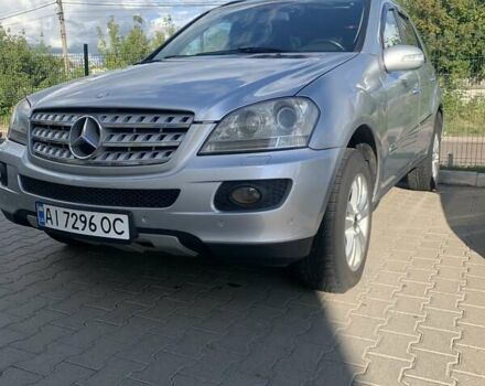 Сірий Мерседес М-Клас, об'ємом двигуна 3 л та пробігом 297 тис. км за 11500 $, фото 1 на Automoto.ua