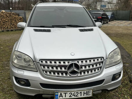 Сірий Мерседес М-Клас, об'ємом двигуна 3 л та пробігом 311 тис. км за 11999 $, фото 1 на Automoto.ua