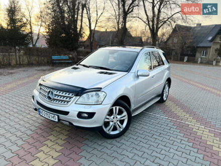 Мерседес М-Класс 2007 в Тячеве на Automoto.ua Серый Мерседес М-Класс, объемом двигателя 3 л и пробегом 260 тыс. км за 9500 $, фото 1 на Automoto.ua
