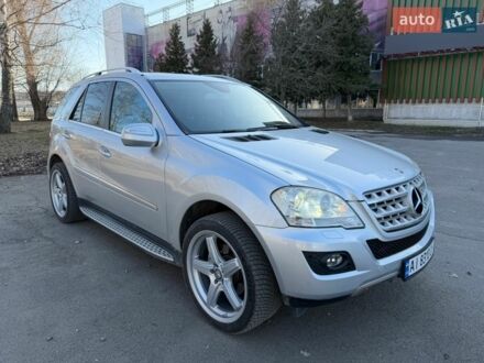 Серый Мерседес М-Класс, объемом двигателя 2.99 л и пробегом 257 тыс. км за 14200 $, фото 1 на Automoto.ua