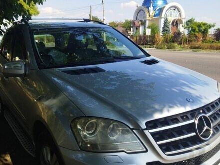 Сірий Мерседес М-Клас, об'ємом двигуна 3 л та пробігом 340 тис. км за 9000 $, фото 1 на Automoto.ua