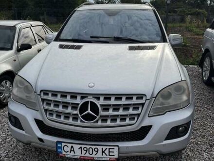 Серый Мерседес М-Класс, объемом двигателя 3.5 л и пробегом 197 тыс. км за 11800 $, фото 1 на Automoto.ua