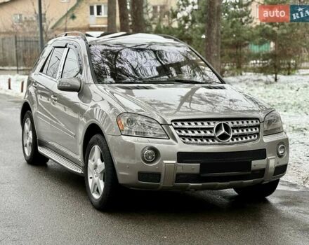 Серый Мерседес М-Класс, объемом двигателя 3.5 л и пробегом 174 тыс. км за 10950 $, фото 1 на Automoto.ua