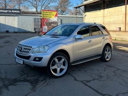 Серый Мерседес М-Класс, объемом двигателя 2.99 л и пробегом 254 тыс. км за 14499 $, фото 1 на Automoto.ua