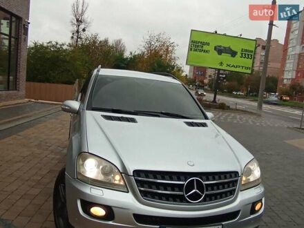 Мерседес М-Клас 2008 у Івано-Франківську на Automoto.ua Сірий Мерседес М-Клас, об'ємом двигуна 3.5 л та пробігом 262 тис. км за 12600 $, фото 1 на Automoto.ua