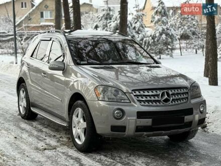 Сірий Мерседес М-Клас, об'ємом двигуна 3.5 л та пробігом 174 тис. км за 10999 $, фото 1 на Automoto.ua