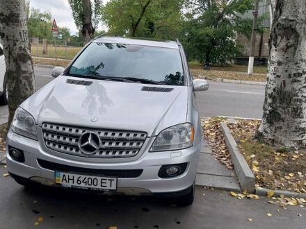 Сірий Мерседес М-Клас, об'ємом двигуна 3.5 л та пробігом 40 тис. км за 25000 $, фото 1 на Automoto.ua