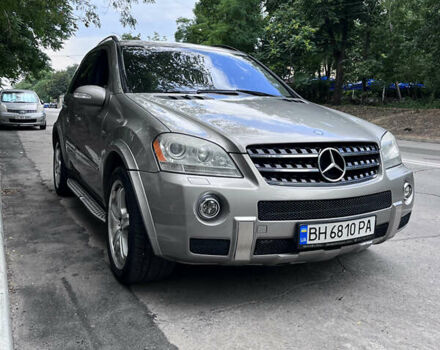 Сірий Мерседес М-Клас, об'ємом двигуна 6.21 л та пробігом 168 тис. км за 15300 $, фото 1 на Automoto.ua