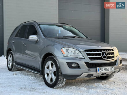 Сірий Мерседес М-Клас, об'ємом двигуна 2.99 л та пробігом 280 тис. км за 14650 $, фото 1 на Automoto.ua