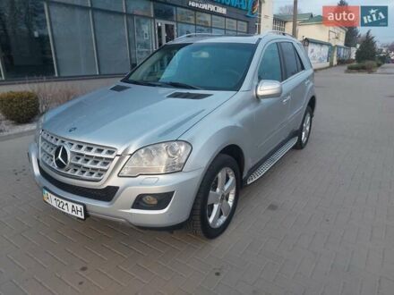 Мерседес М-Класс 2009 в Белой Церкве на Automoto.ua Серый Мерседес М-Класс, объемом двигателя 3 л и пробегом 253 тыс. км за 14300 $, фото 1 на Automoto.ua
