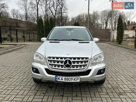 Мерседес М-Класс 2009 в Прилуках на Automoto.ua Серый Мерседес М-Класс, объемом двигателя 3.5 л и пробегом 220 тыс. км за 12000 $, фото 1 на Automoto.ua