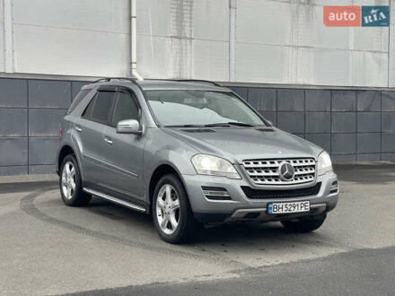 Сірий Мерседес М-Клас, об'ємом двигуна 3 л та пробігом 375 тис. км за 16500 $, фото 1 на Automoto.ua