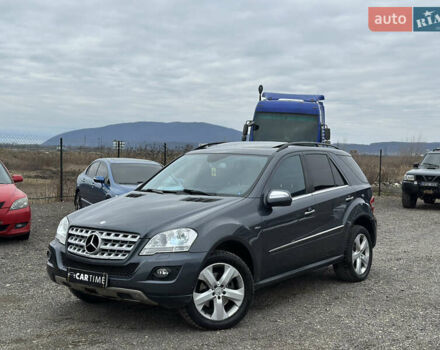 Серый Мерседес М-Класс, объемом двигателя 3 л и пробегом 290 тыс. км за 14300 $, фото 1 на Automoto.ua