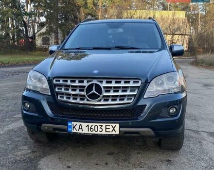 Серый Мерседес М-Класс, объемом двигателя 3.5 л и пробегом 200 тыс. км за 11500 $, фото 1 на Automoto.ua