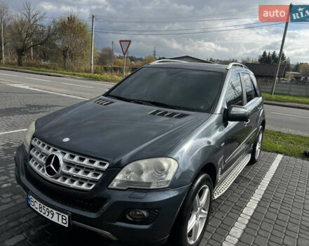 Серый Мерседес М-Класс, объемом двигателя 2.99 л и пробегом 293 тыс. км за 16500 $, фото 1 на Automoto.ua