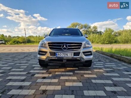 Мерседес М-Класс 2011 в Тячеве на Automoto.ua Серый Мерседес М-Класс, объемом двигателя 2.99 л и пробегом 202 тыс. км за 18200 $, фото 1 на Automoto.ua