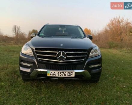 Серый Мерседес М-Класс, объемом двигателя 2.99 л и пробегом 209 тыс. км за 20700 $, фото 1 на Automoto.ua