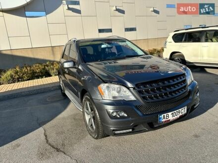 Сірий Мерседес М-Клас, об'ємом двигуна 3.5 л та пробігом 217 тис. км за 9999 $, фото 1 на Automoto.ua