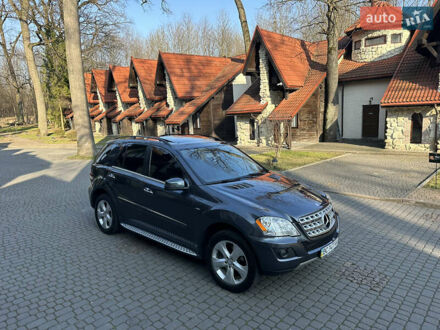 Мерседес М-Класс 2011 в Львове на Automoto.ua Серый Мерседес М-Класс, объемом двигателя 3 л и пробегом 153 тыс. км за 17900 $, фото 1 на Automoto.ua