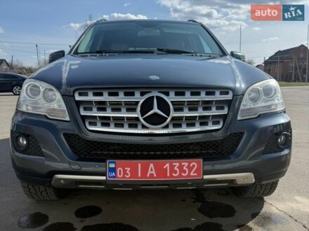 Сірий Мерседес М-Клас, об'ємом двигуна 3 л та пробігом 273 тис. км за 14900 $, фото 1 на Automoto.ua