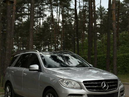 Мерседес М-Класс 2011 в Львове на Automoto.ua Серый Мерседес М-Класс, объемом двигателя 3 л и пробегом 269 тыс. км за 21000 $, фото 1 на Automoto.ua