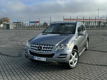 Мерседес М-Класс 2011 в Львове на Automoto.ua Серый Мерседес М-Класс, объемом двигателя 3.5 л и пробегом 272 тыс. км за 12200 $, фото 1 на Automoto.ua
