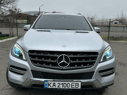 Серый Мерседес М-Класс, объемом двигателя 3.5 л и пробегом 210 тыс. км за 20500 $, фото 1 на Automoto.ua