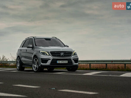 Серый Мерседес М-Класс, объемом двигателя 5.46 л и пробегом 205 тыс. км за 57000 $, фото 1 на Automoto.ua