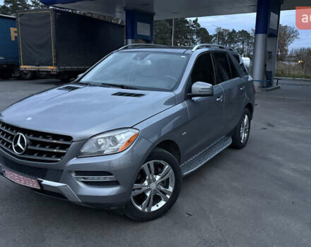 Серый Мерседес М-Класс, объемом двигателя 2.99 л и пробегом 341 тыс. км за 18300 $, фото 1 на Automoto.ua