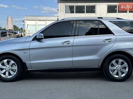 Серый Мерседес М-Класс, объемом двигателя 0 л и пробегом 232 тыс. км за 19700 $, фото 1 на Automoto.ua