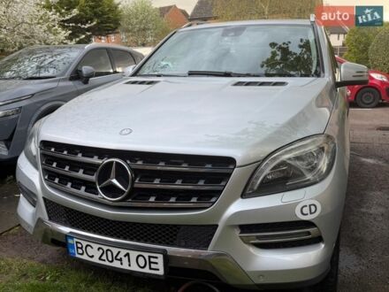 Серый Мерседес М-Класс, объемом двигателя 2.99 л и пробегом 321 тыс. км за 21500 $, фото 1 на Automoto.ua