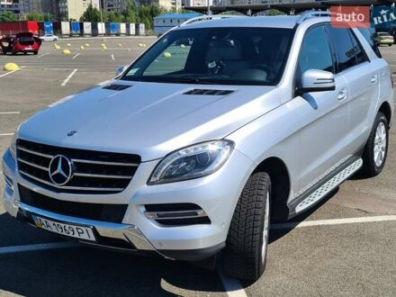 Мерседес М-Класс 2013 в Киеве на Automoto.ua Серый Мерседес М-Класс, объемом двигателя 3.5 л и пробегом 92 тыс. км за 22000 $, фото 1 на Automoto.ua